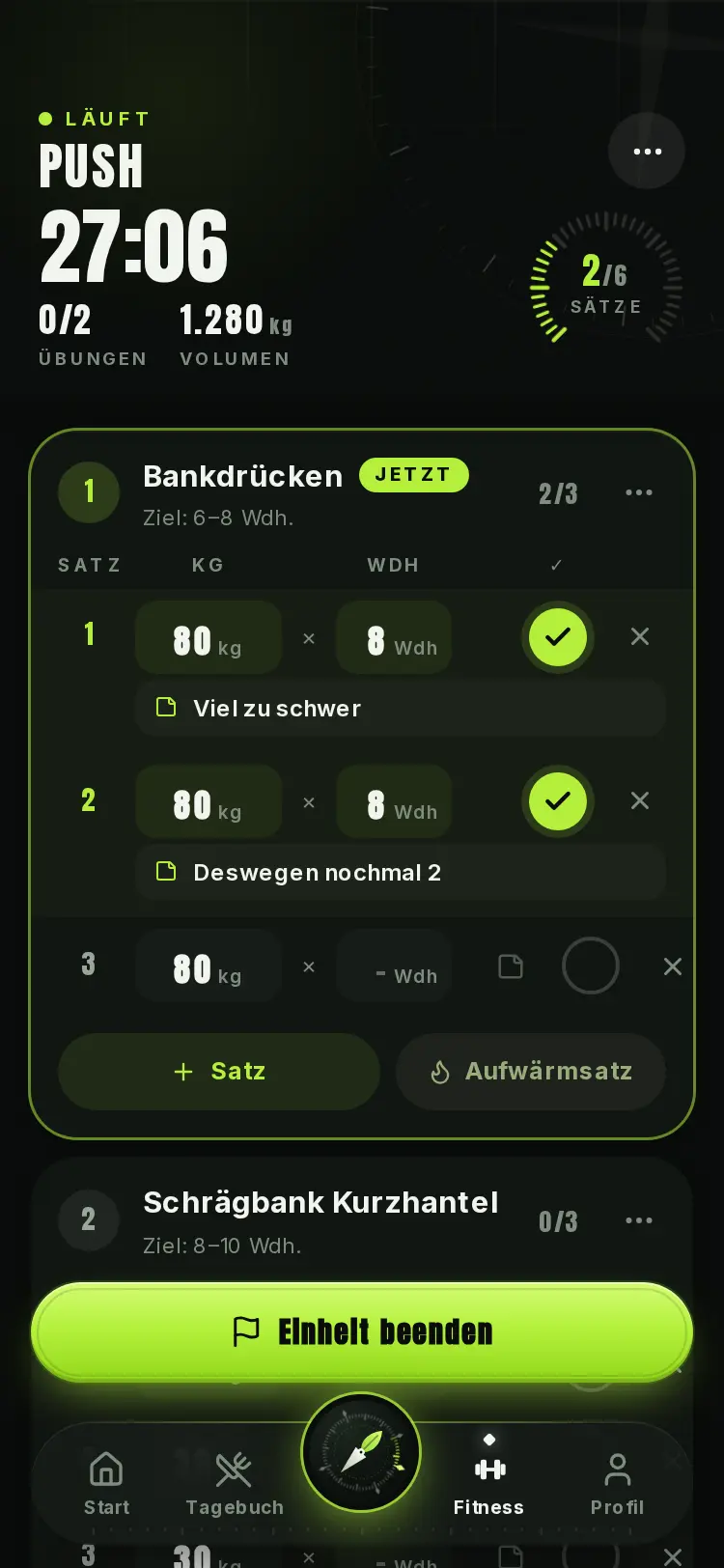 Laufende Gym-Einheit mit Sätzen, Gewichten und Fortschritt